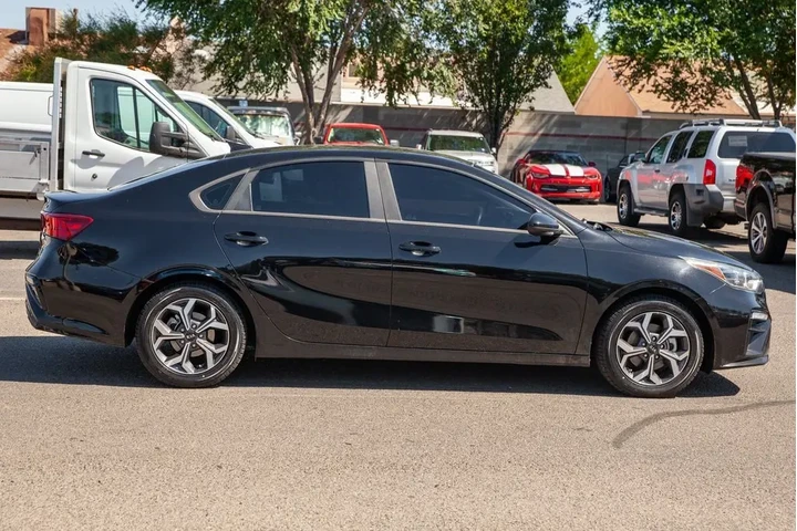 $16950 : 2019 Forte LXS image 4