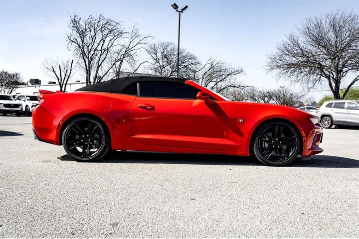 $28994 : Chevrolet Camaro 2018 SS 2dr image 4