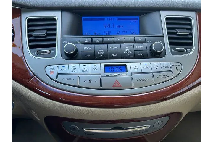 $11995 : Hyundai Genesis 2014 3.8L 4d image 9