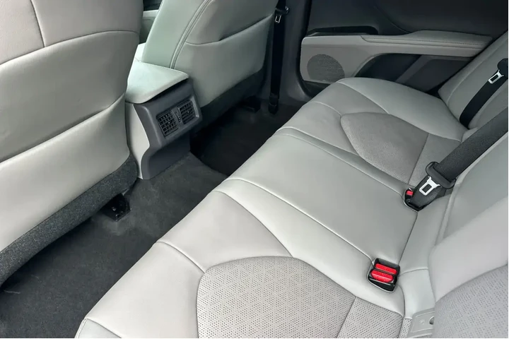 $25497 : Toyota Camry Hybrid 2021 XSE image 4