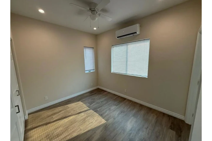 $1200 : Rento apartamento 1 habitación image 4