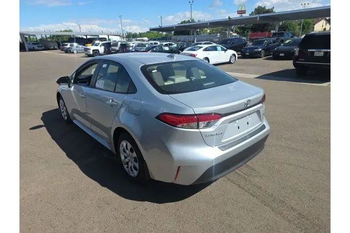 $27900 : Toyota Corolla 2026 LE 4dr S image 4