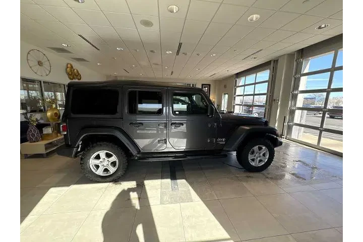 $25385 : Jeep Wrangler Unlimited 2021 image 2