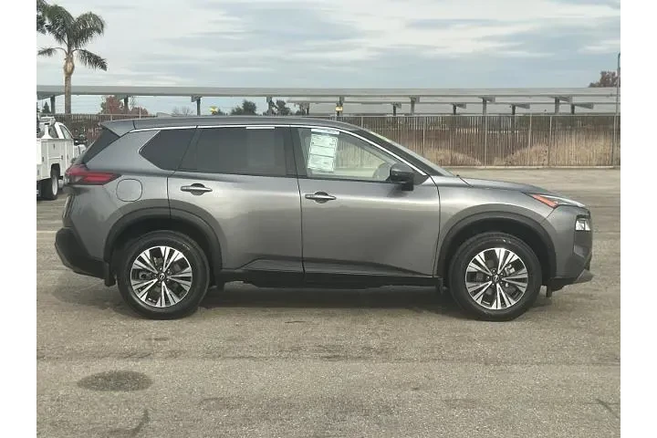 $23990 : Nissan Rogue 2023 SV 4dr Cro image 2