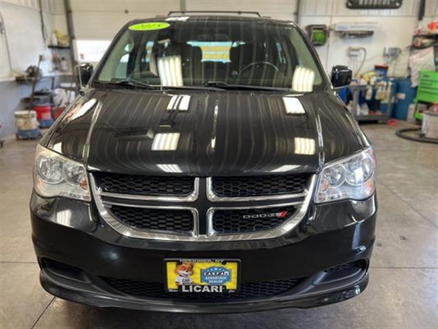 2015 Grand Caravan SXT image 2