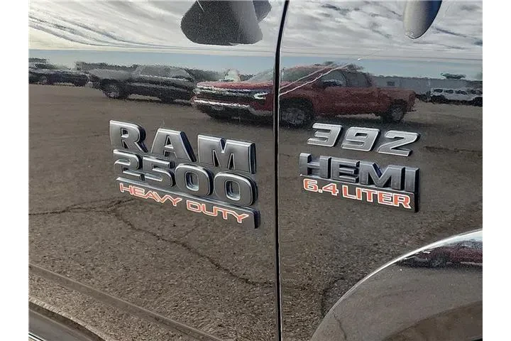 $32995 : Ram 2500 2018 4x4 Laramie 4d image 8