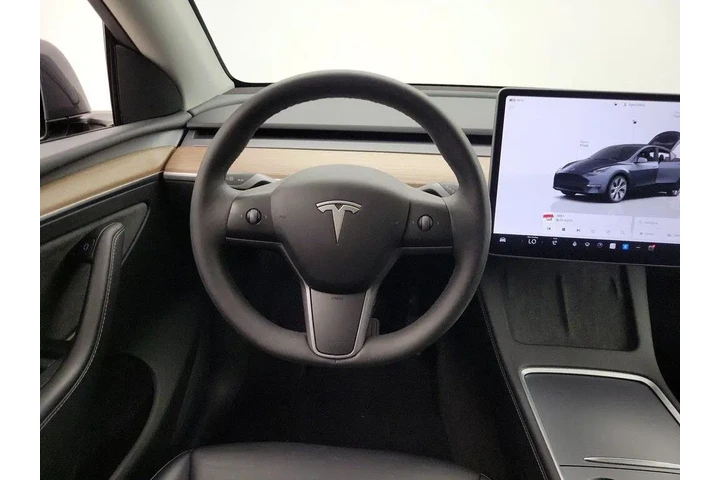 $29998 : Tesla Model Y 2023 4dr Cross image 10