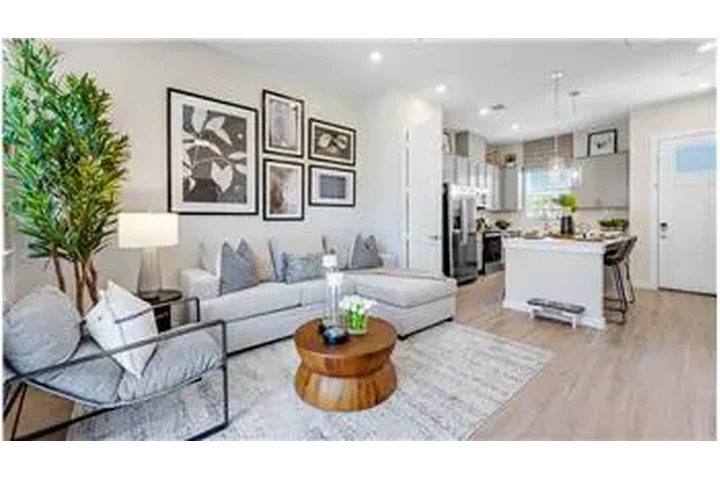 $1904 : Rental property with 2 bedro image 9