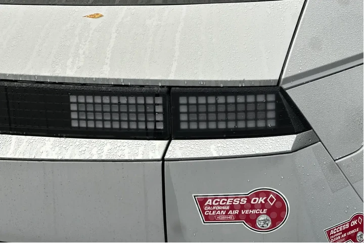 $23990 : Hyundai IONIQ 5 2024 SEL 4dr image 6