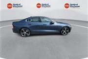 $27566 : PRE-OWNED 2022 VOLVO S60 B5 I thumbnail