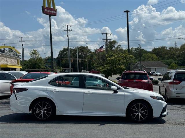 $18495 : 2021 Camry SE image 6