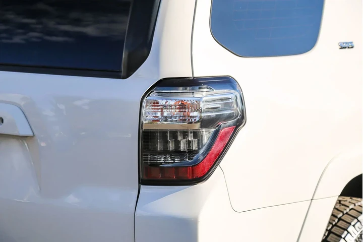 $29748 : Toyota 4Runner 2018 4x4 SR5 image 8