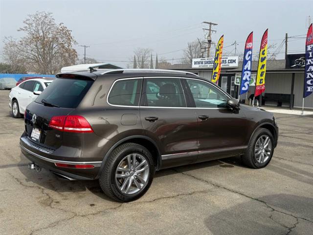 $19995 : 2015 Touareg TDI Lux image 7