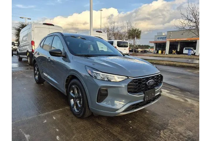 $22691 : Ford Escape 2024 ST-Line 4dr image 2