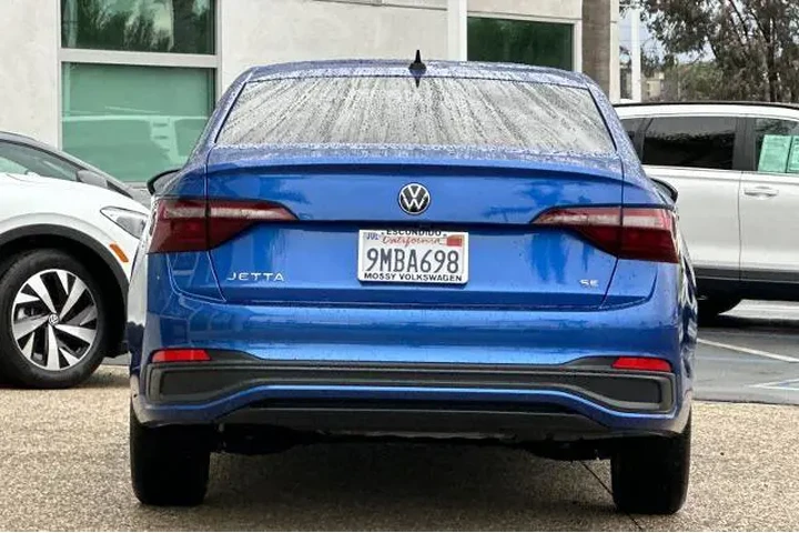 $21000 : Volkswagen Jetta 2024 SE 4dr image 5