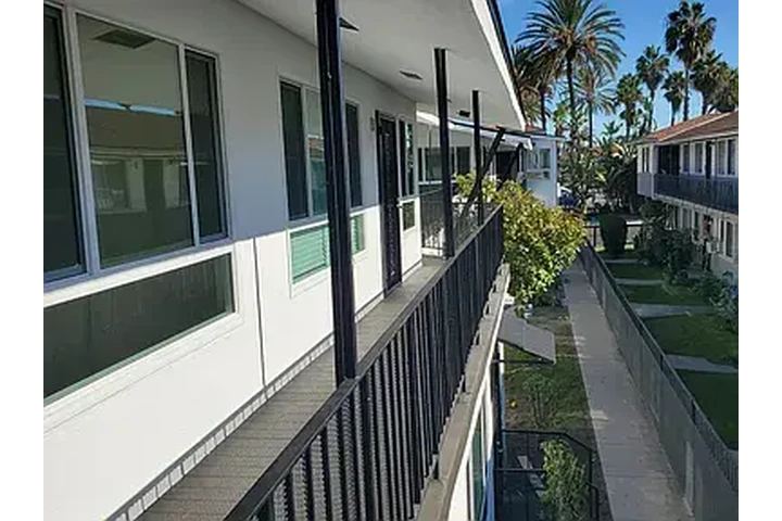 $2450 : perfect 2Bedroom image 3