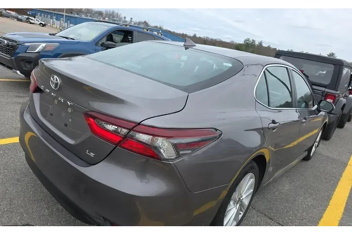 $22519 : Toyota Camry 2024 LE 4dr Sed image 4