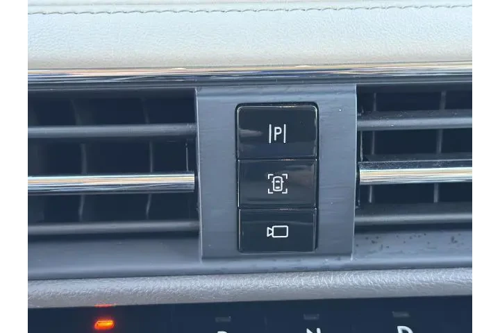 $29950 : Lincoln Corsair 2022 Reserve image 9