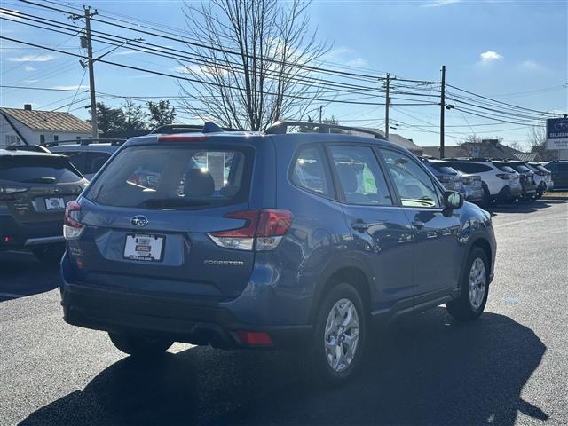 $25900 : PRE-OWNED 2021 SUBARU FORESTER image 2