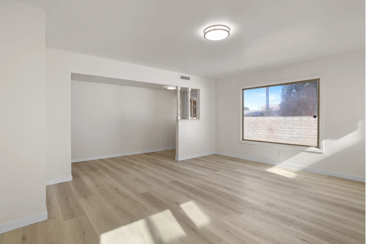 $3490 : Casa 3R/1B Winnetka 91306 image 2