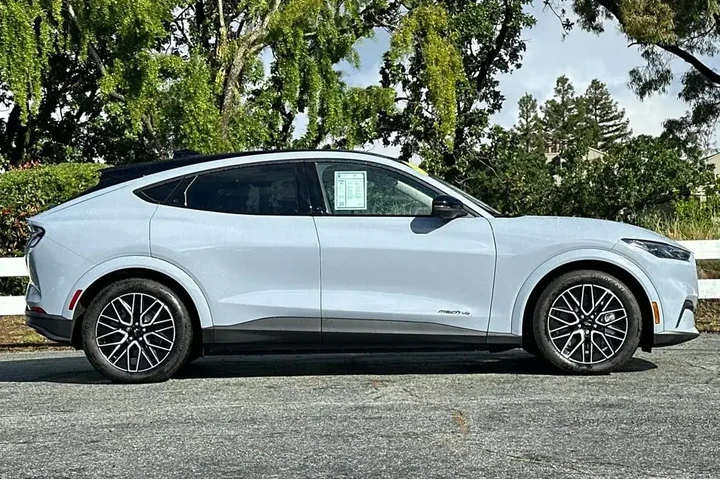 $39992 : Ford Mustang Mach-E 2025 AWD image 3
