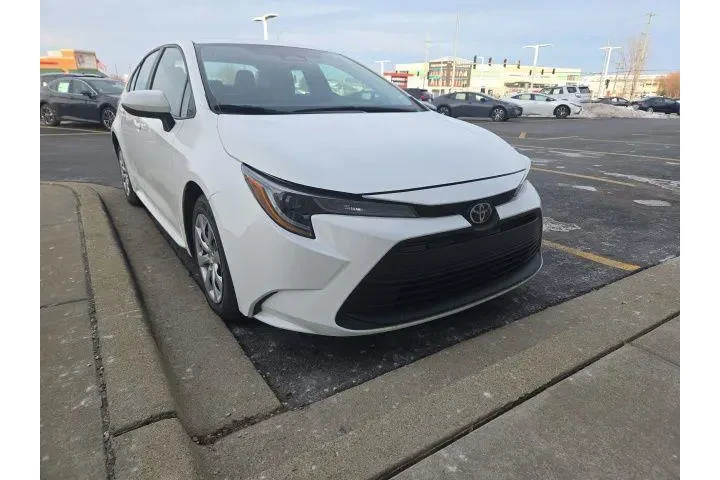 $18991 : Toyota Corolla 2023 LE 4dr S image 1