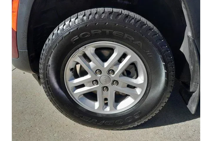 $26660 : Jeep Grand Cherokee 2023 4x4 image 9