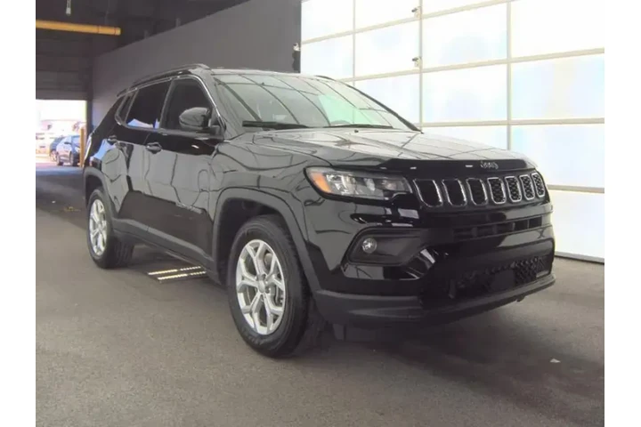 Jeep Compass 2024 4x4 Latitu image 4