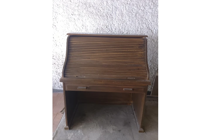 $3100 : VENDO ESCRITORIO image 1
