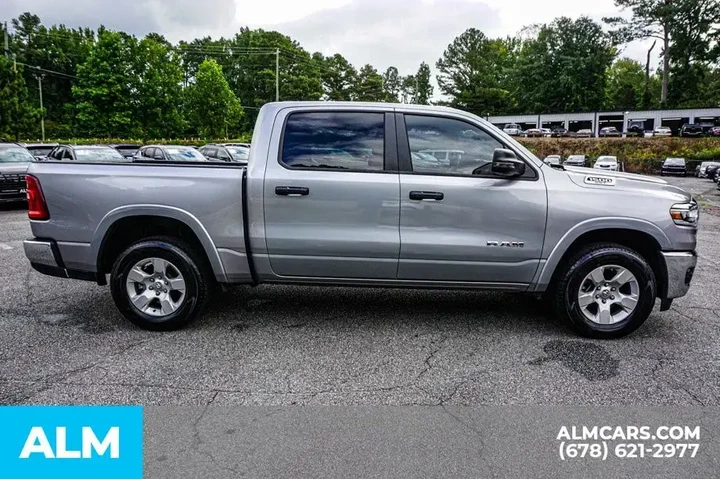 $39220 : Ram 1500 2025 4x4 Big Horn 4 image 9