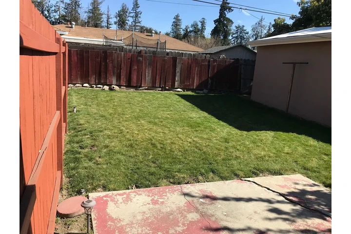 $800 : Updated 2 bedroom / 1 bath ! image 3