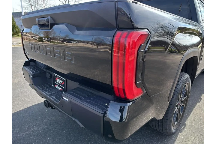 $40000 : 2022 Tundra SR5 image 9