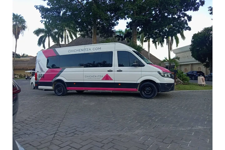 Cancun Airport Transportation image 10