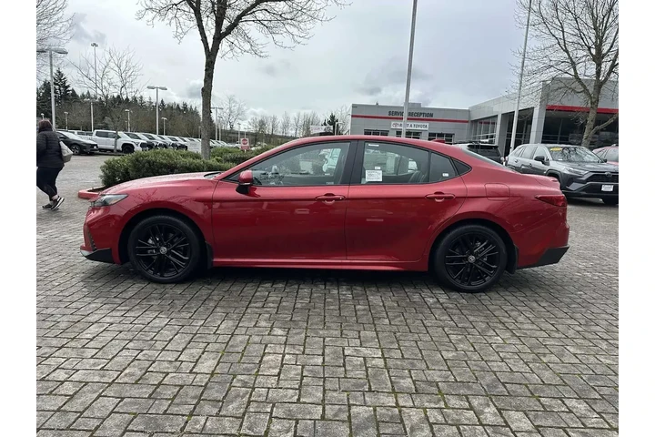 $32681 : Toyota Camry 2025 AWD SE 4dr image 4