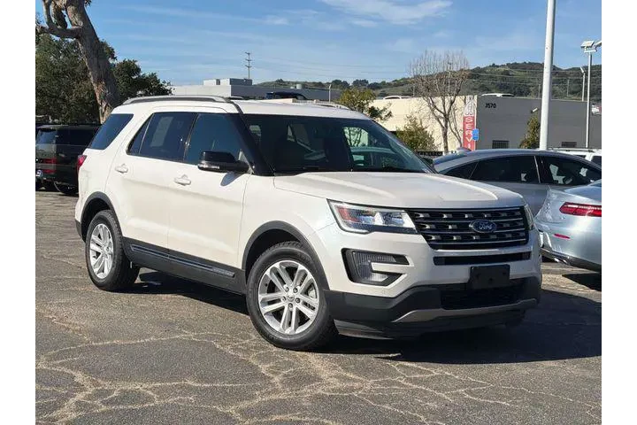 $12990 : Ford Explorer 2017 XLT 4dr S image 1