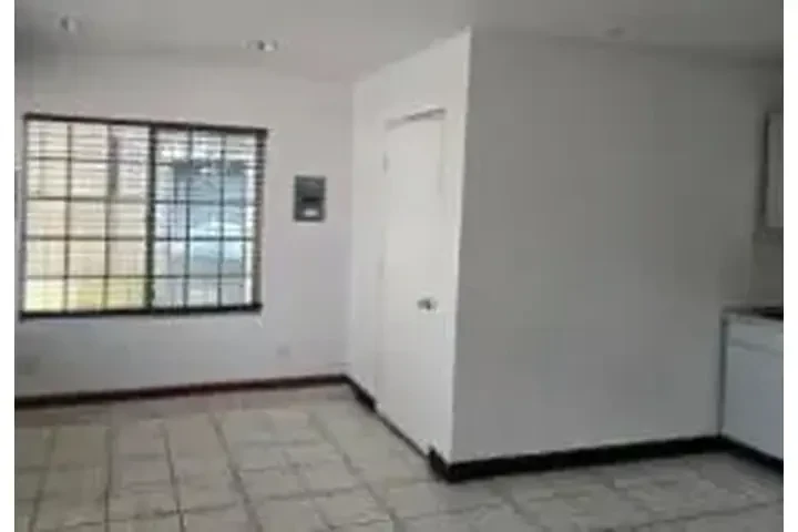 $1500 : POMONA RENTO ESTUDIO image 7