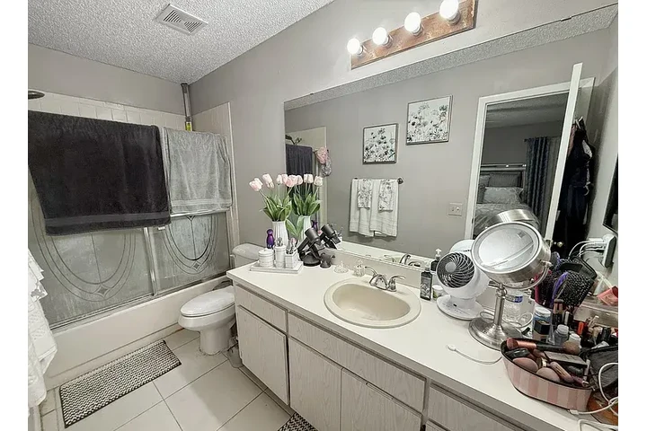 $1580 : HOUSE FOR RENT IN TAMPA FL image 4