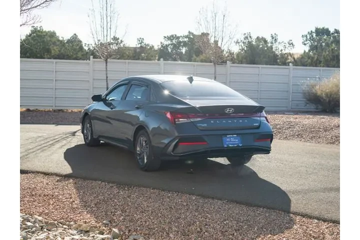 $23681 : 2024 Elantra Hybrid Blue image 8