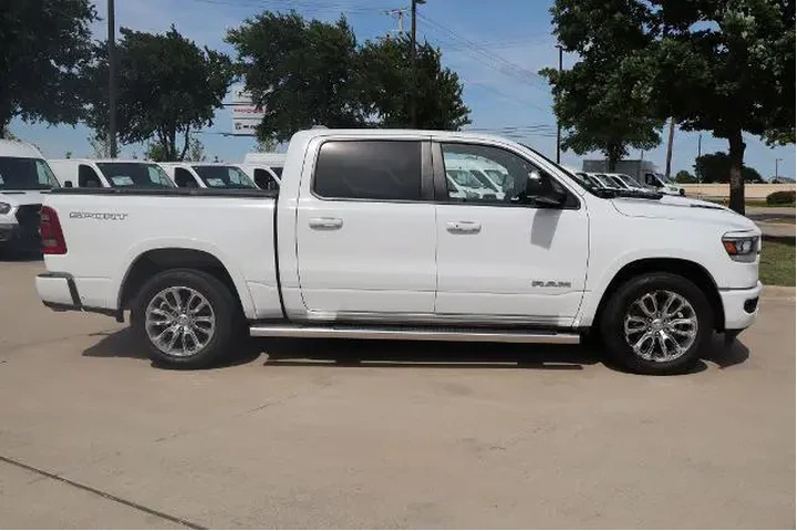 $30993 : Ram 1500 2022 4x2 Laramie 4d image 2