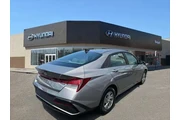 $17998 : Hyundai ELANTRA 2024 SE 4dr thumbnail