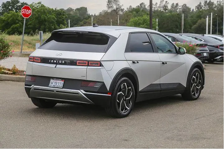 $26992 : Hyundai IONIQ 5 2023 AWD SEL image 4