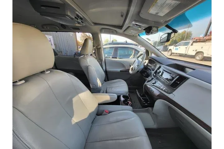 $9951 : Toyota Sienna 2012 XLE 7-Pas image 8