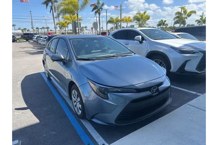 $22686 : Toyota Corolla 2026 LE 4dr S image 3