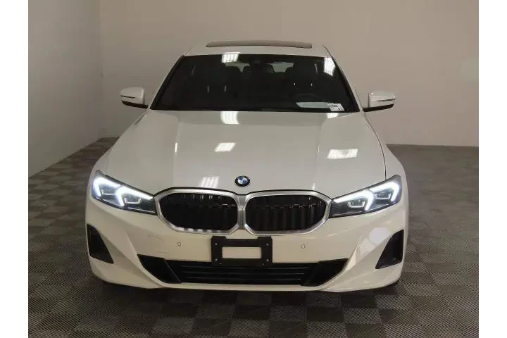 $30995 : BMW 3 Series 2024 AWD 330i x image 2