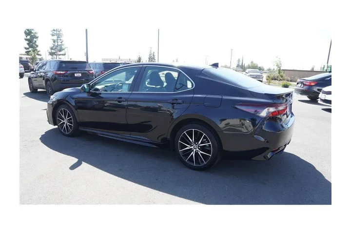 $24984 : 2023 Camry SE Sedan 4D image 8