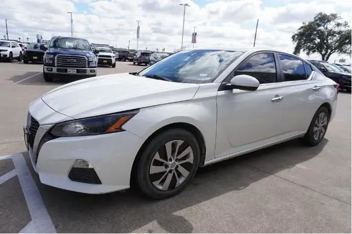 $14888 : Nissan Altima 2022 2.5 S 4dr image 3
