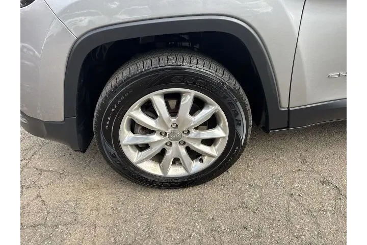 $11999 : Jeep Cherokee 2017 4x4 Limit image 10