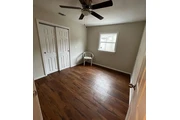 $900 : Casa bellamente renovada con thumbnail