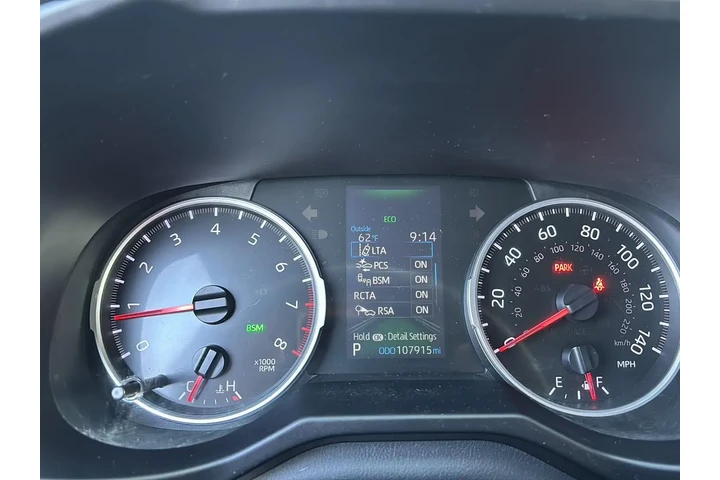 $23888 : Silver Certified 2020 RAV4 XLE image 3