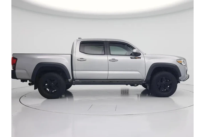 $31998 : Toyota Tacoma 2018 4x4 TRD P image 7